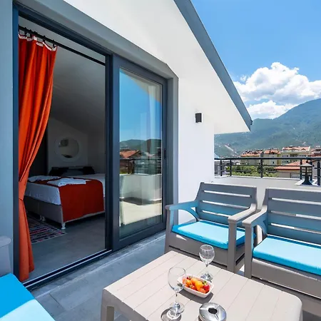 Atllivillano:8 Villa