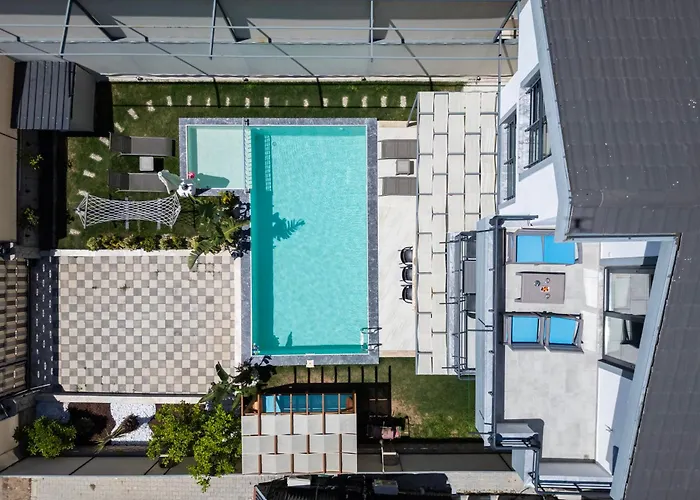 Atllivillano:8 וילה